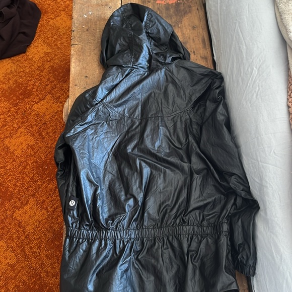 Lululemon Wind breaker running Jacket Lululemon X Barry’s Bootcamp Jacket - Picture 2 of 9
